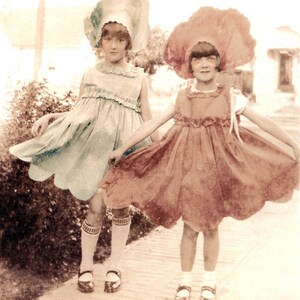 Vintage Foto süße Erbsen Flower Fairy Mädchen Grußkarte