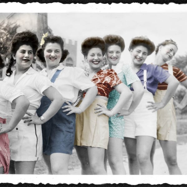 1942 The Jersey Girls greeting card tinted vintage photo