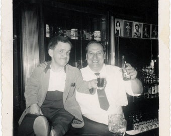 vintage photo 1955 Bartender Has Drink w Little People Guy Dwarf Sitting on Bar Unusual 7 P