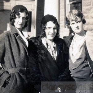 vintage photo 1925 Three Flapper Women Affectionate Trio 2 photo lot 39 E