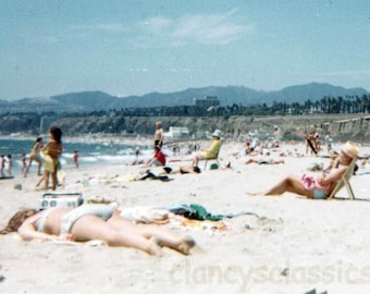 vintage photo 1970 Beautiful Summer Relaxing on Beach Many Stories Color Snapshot 37 B