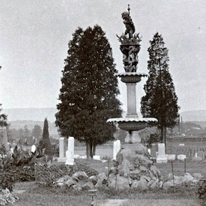 Vintage photo 1895 Albumen Lewisburg Pennsylvania Cemetery 72 N