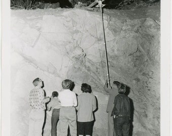 vintage photo 1956 I.R.E. Treasure Hunt Phoenix Arizona People From Back Investigate Reporting