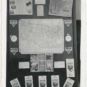 vintage photo 1933 Maps Maps Maps at Conocco gas station  26 V