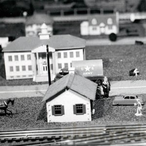 vintage photo 1950 Diorama Miniature Model Railroad Train Village US Army truck 25 S