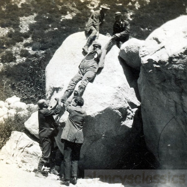 Vintage Snapshot '13 Men Rugged Adventure Climbing Rocks Fishing Hiking Hills of California 2foto 52 E