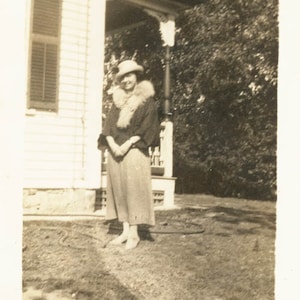 Vintage photo Young Lady Accordion pleat skirt Fur Collar Sweater 26 W