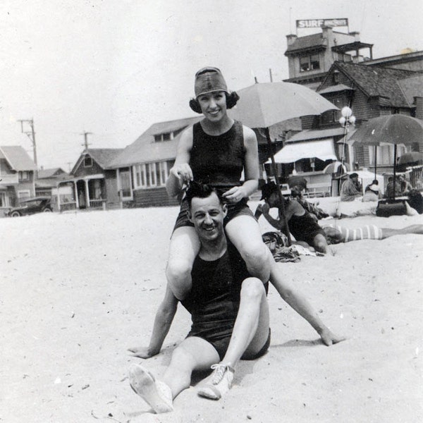 vintage photo 1910 Flapper Girl & Her Beau bathing beauty oak park beach los angeles