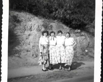Vintage photo Set of Twins and Friends 50s Skirts