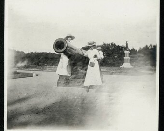 vintage photo 2 Women at Denver City Park 1913 w Camera Cannon