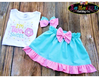 Two Sweet Donut Birthday Skirt Set / Two Sweet Birthday Outfit / Donuts Shirt / Donut Party / Two with Donut / Donuts Grow Up / Zamakerr