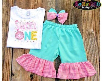 Sweet One Donut Birthday Outfit Set / Donut Birthday Party Outfit Two / Second Birthday Outfit with Donuts / Donuts Shirt / Zamakerr