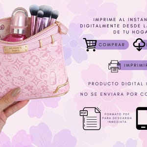 Pu&ograve; includere: Una trousse rosa con un motivo floreale e Hello Kitty, dettagli dorati e un ciondolo. La borsa contiene pennelli per il trucco, un flacone di profumo e prodotti per le labbra. Il testo sull'immagine recita "IMPRIME AL INSTANTE O USA DIGITALMENTE DESDE LA COMODIDAD DE TU HOGAR!"