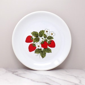 Vintage McCoy Strawberry Country Ceramic Large Dinner Plate, 10 1/2&quot; (1980s)