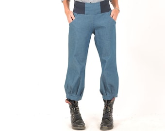 LAST Womens Cropped Denim Capri Pants, Stretchy Belt, Blue Puffy Jeans (Size XS)