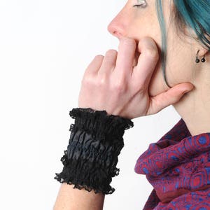 Short black wristwarmers, lace cuffs, fall-winter accessory, MALAM image 2