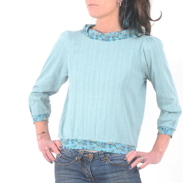 Top blousant bleu clair ajouré, pull d'été maille coton détails fleuris, MALAM, toutes tailles