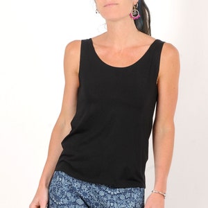 Ärmelloses schwarzes Tanktop, geschmeidiges Jersey-Shirt, MALAM, jede Größe