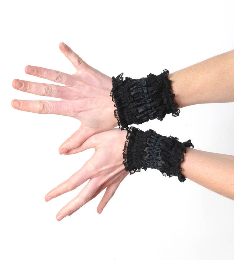 Short black wristwarmers, lace cuffs, fall-winter accessory, MALAM image 1