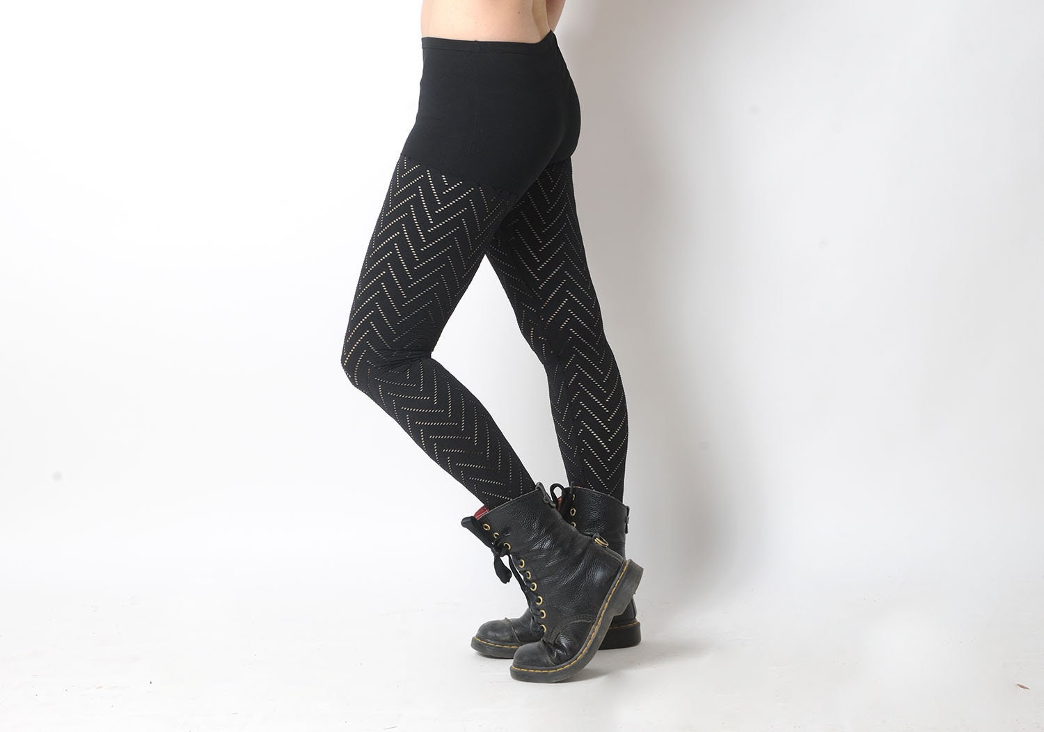 Perforated Black Leggings Chevron 