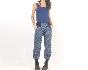 Womens blue checkered cropped pants with stretchy belt, lightweight cotton denim, ankle length puffy pants, Size XS, S, M, L