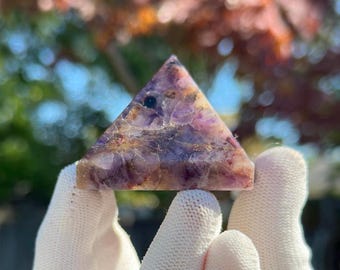 AMETHYST Crystal Pyramid Hand-Polished Healing Crystal for Meditation - 50-70mm