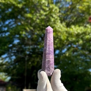 LEPIDOLITE Point Tower, kalmerend kristal voor angst, emotioneel evenwicht vrede
