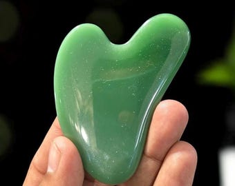 Gua Sha de jade verde, cristal para masaje facial del chakra del corazón