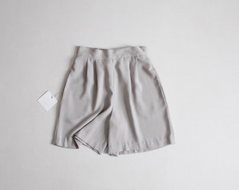 cement tap shorts | flouncy shorts | beige tap shorts