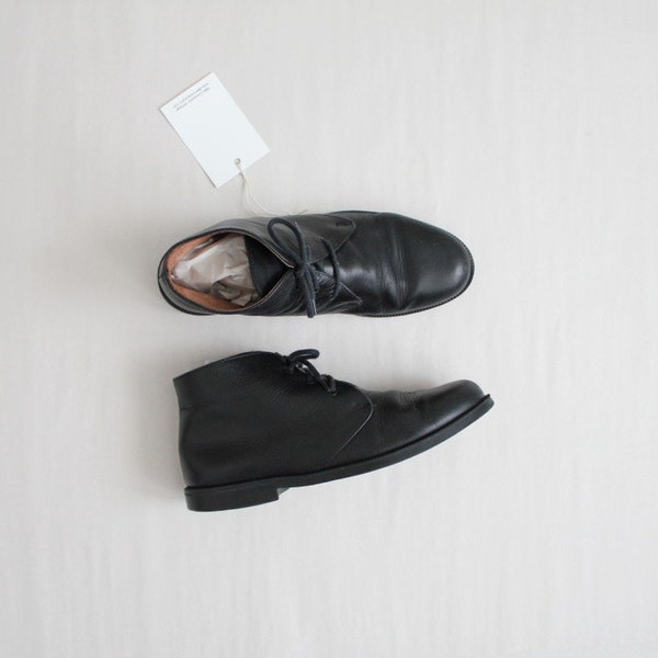 black leather chukka boots / ankle boots / size 7.5 boots