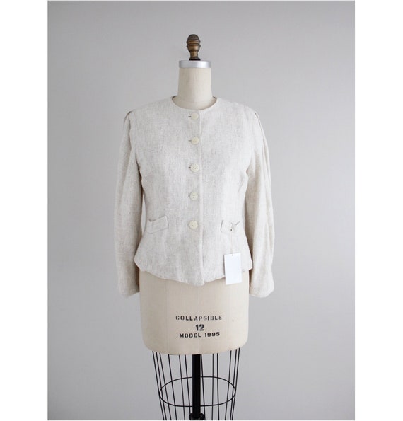 beige linen blazer | feminine blazer | texture bei