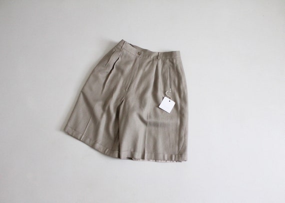 ecru pleated shorts | trouser shorts | longline ta
