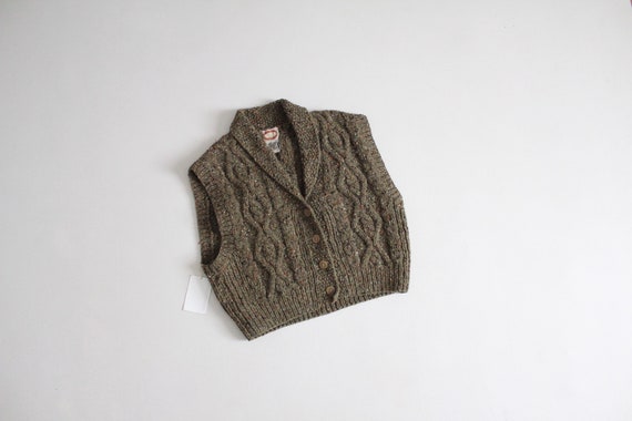 marled wool sweater vest | moss green sweater | ch