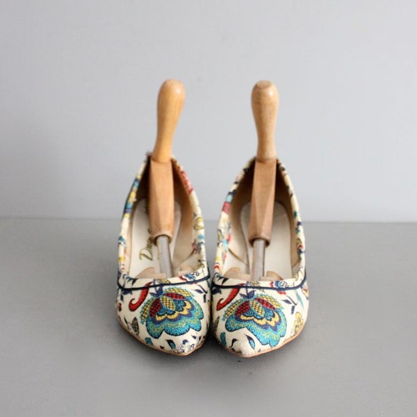 1950s vintage blue floral textile heels