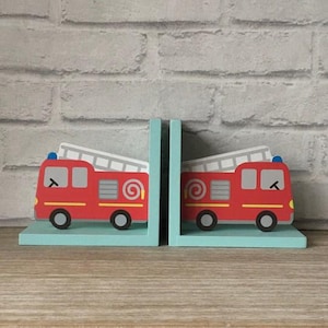 Pair of 2 Red Fire Engine Bookends Shelf Nursery Children&#39;s Kids Room Decoration Bookshelf Books Boy&#39;s Girl&#39;s Gift Present Niece Nephew Gift