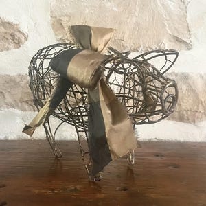 Chicken Wire Pig Figurine: Shabby Chic Cottagecore Decor