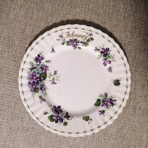 Royal Albert "Flower of the Month" February Purple Violets 8" Plate English Fine Bone China