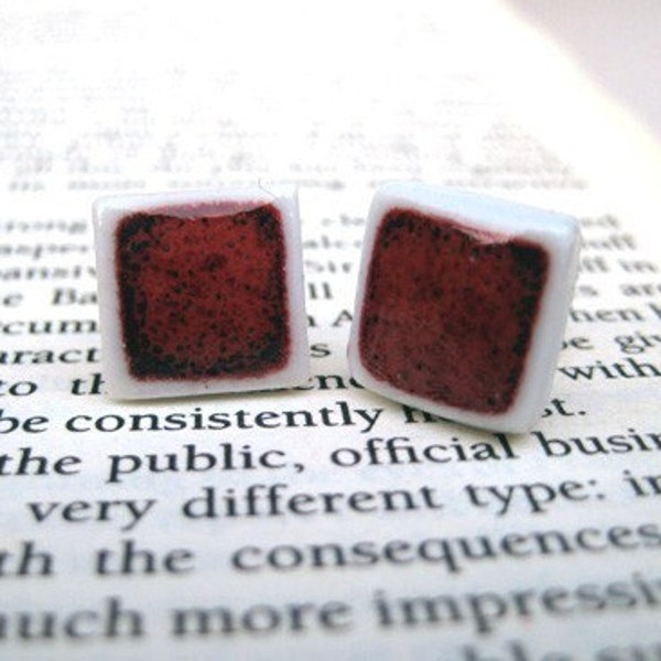 Petit Tuile Earrings in Cherry Red