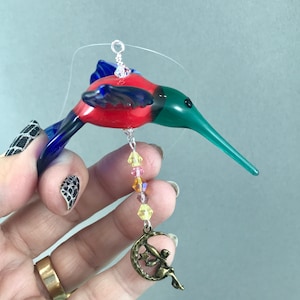 glass hummingbird, optional PERSONALIZED birthstone colored  CRYSTALS, hummingbird ornament, hummingbird sun catcher, lampwork bird