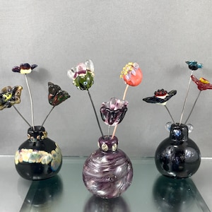 mundgeblasene Glasvase mit Blumen, handgemachte Glasblumen, Miniaturen, EINE von jedem abgebildeten Set, kleine Wohndekoration, Glasnase schwul, Lampwork Glas