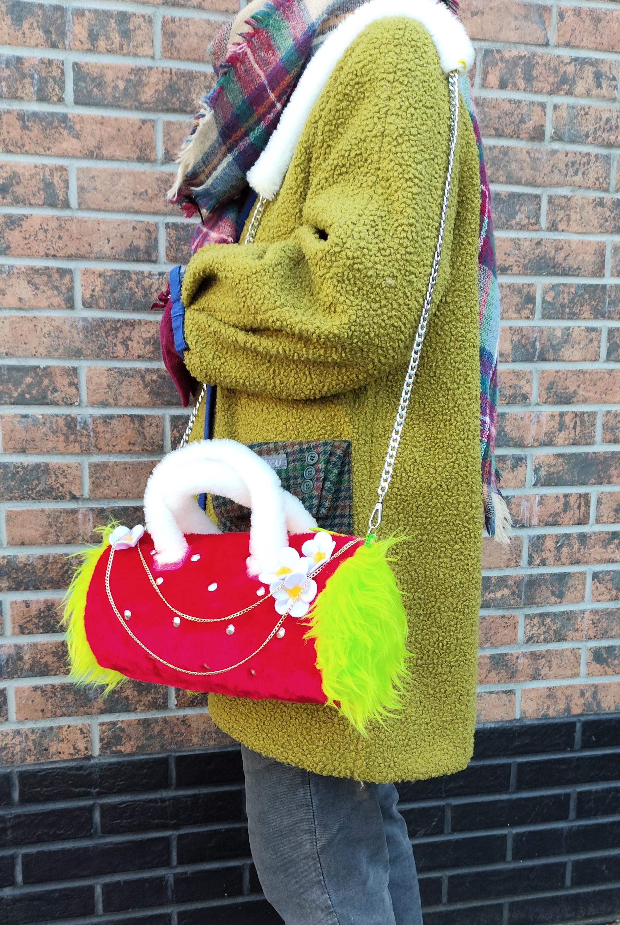 大胆で華やかなストロベリーフィールズのフェイクファーバッグ - Etsy 日本