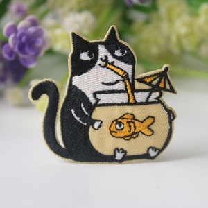 cat and fish tank patch, drink patch, goldfish,  iron on patch, embroidered patch, funny patch, cool patch, for vest, for tote bag