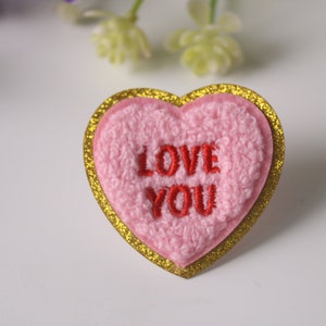 naszywka love you, różowa naszywka z serduszkiem, naszywka do prasowania, naszywka haftowana, zabawna naszywka, fajna naszywka, na kamizelkę, na torbę