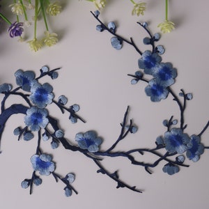 大きな青い桜のワッペン、梅の花のワッペン、アイロンワッペン、刺繍ワッペン、面白いワッペン、かっこいいワッペン、ベスト用、トートバッグ用