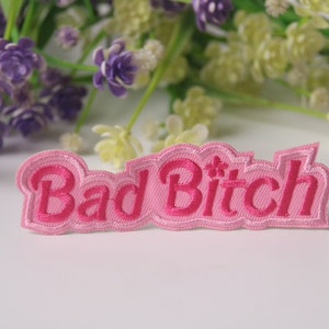 bad bitch patch, roze, zin, opstrijkbare patch, geborduurde patch, grappige patch, coole patch, voor vest, voor draagtas
