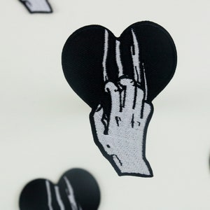 scratching black heart patch, iron on patch, embroidered patch, funny patch, cool patch