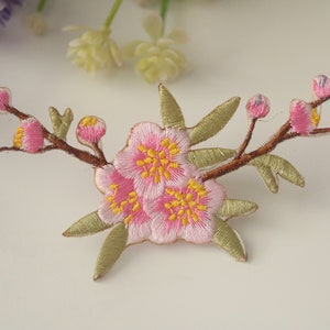 ピンクの花、桜のワッペン、梅、アイロンワッペン、刺繍ワッペン、面白いワッペン、かっこいいワッペン、ベスト用、トートバッグ用