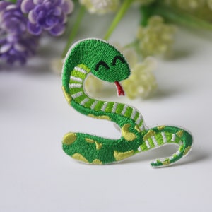 笑顔がかわいい緑のヘビのパッチ、アイロンパッチ、刺繍パッチ、面白いパッチ、クールなパッチ、ベスト用、トートバッグ用