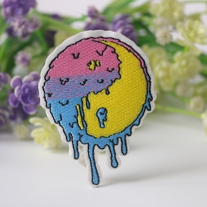 melting rainbow Tai Chi patch, Ying Yang patch, iron on patch, embroidered patch, funny patch, cool patch, for vest, for tote bag