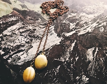Collier Lariat ovale médaillon vintage en laiton: Bijoux Fidget